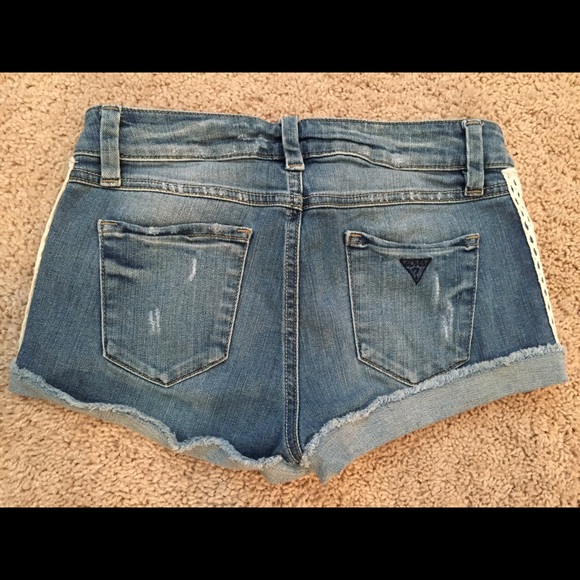 Guess Low Rise Jean Shorts - Size 25 - Picture 2 of 2